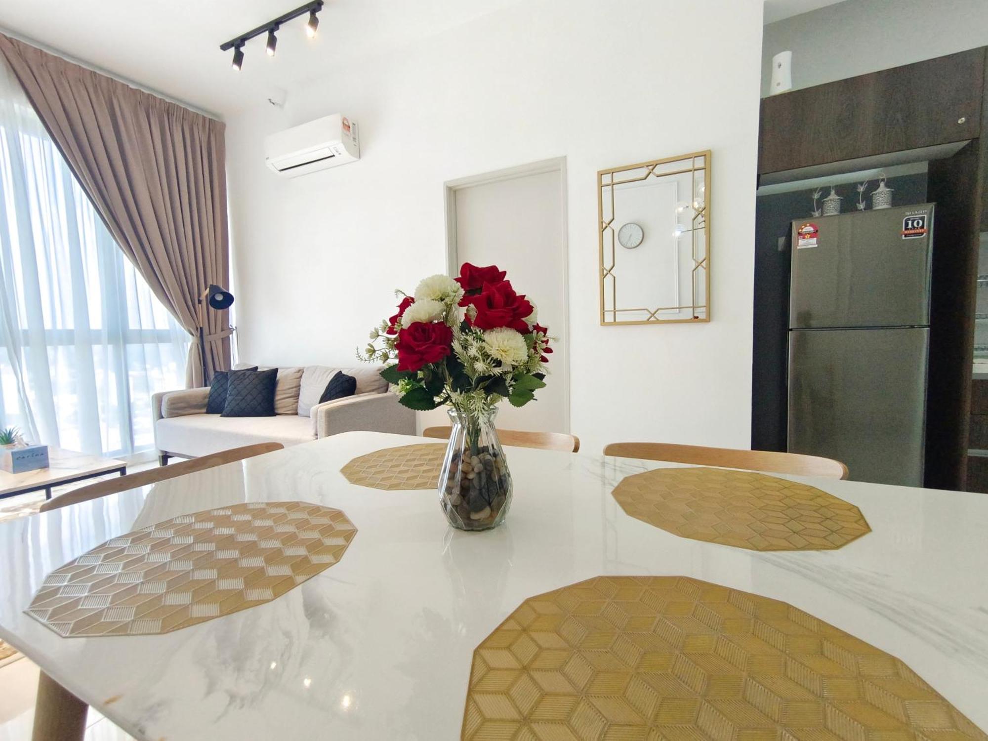 One Bedroom Troika Kota Bharu By Aghome, Modern Design Exterior foto